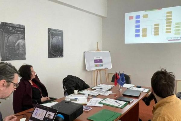 Standardization of Cataloging through Controlled Multilingual Vocabulary in General Well-Known
