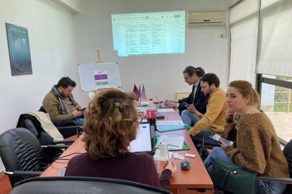 Standardization of Cataloging through Controlled Multilingual Vocabulary in General Well-Known